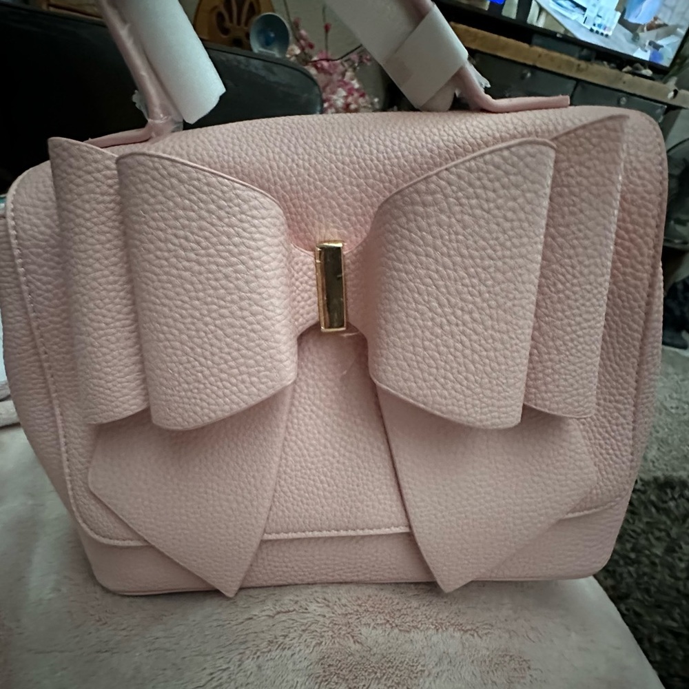 NWT-Adorable Pink Pebbled Vegan Bag w/ Cute Pink Bow. Crossbody π - Picture 8 of 11